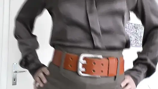 Возбуждающая примерка ремня с белья юбкой, часть 1, леди Виктория Валенте