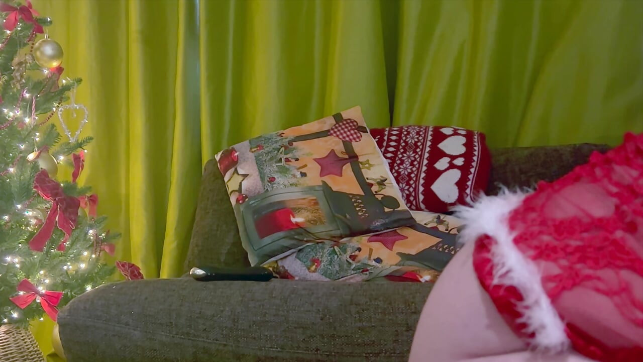 Santas Little Helper Finger Banging and Hard and Fast Oiled up Christmasturbation Under the Christmas Tree