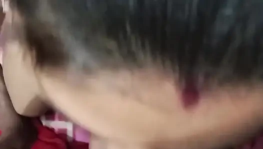 Evli kız kocasının üvey erkek kardeşiyle seks yapıyor