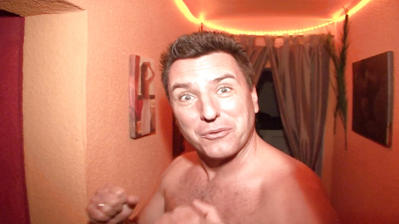 Mogen tysk hora knullad i het trekant på swingerfesten