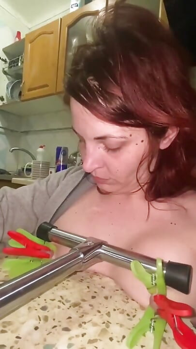 Kıskaçlı ve presli memeler - solo