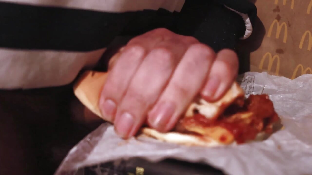 i was so horny i fucked a cheeseburger