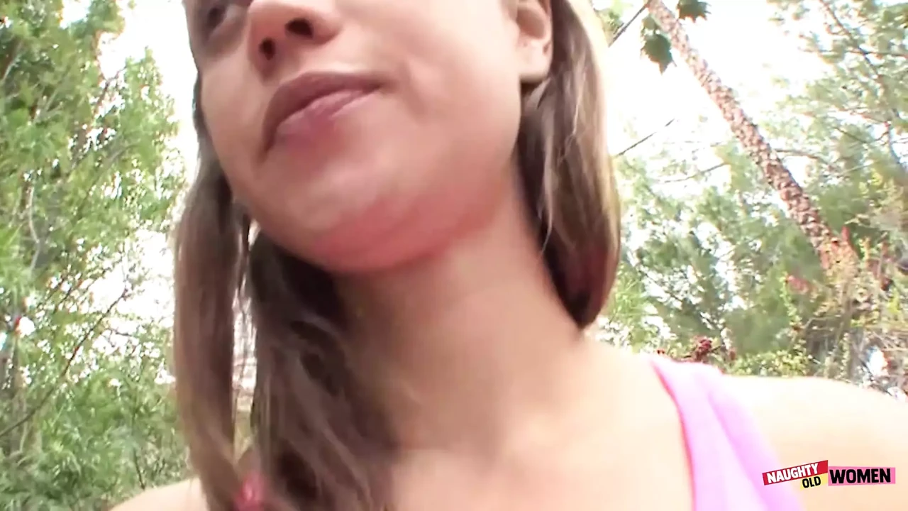 每一个男人都想加入这些超级淫荡的女同性恋者，只要他们超级饥渴