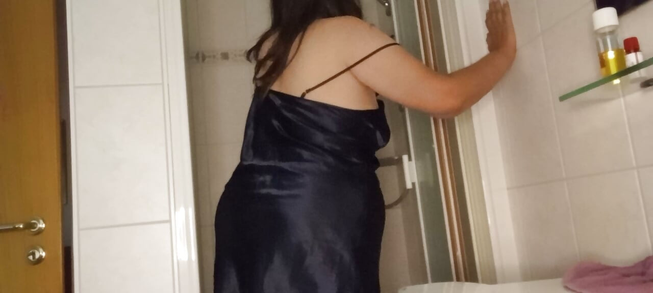 MILF 53 – Shower Tease, I Spread My Big Ass