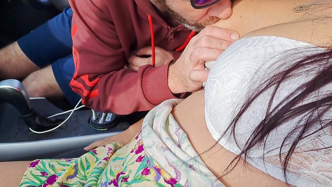 Amateur wife car dogging. Picks up strange guy in public.