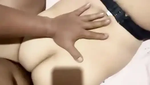 Aku dan saudara tiriku sebelum berangkat ke sekolah