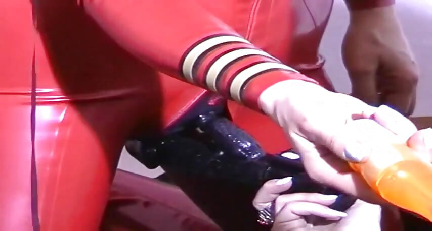 Četvorka BDSM akcija