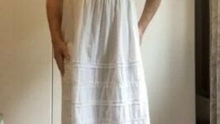 白いドレスを着たサラ・cd絶頂