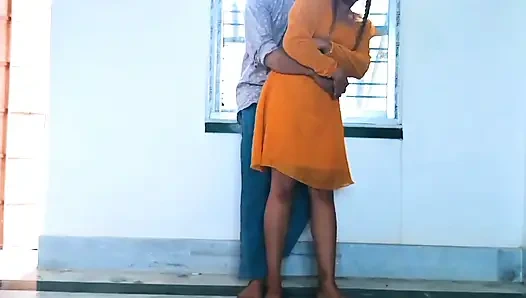 Gadis 19 tahun berbohong sama keluarganya dan lanjut sama pacarnya