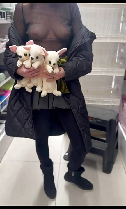 Chica sexy en tienda