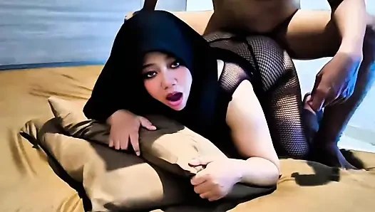 Tante girang sange melakukan pekerjaannya untuk membuat pelanggannya bahagia