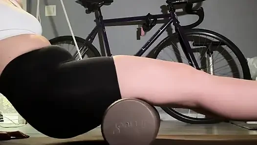 problemlose schlampe trainiert im fitnessstudio, um einen neuen typen zum ficken für die nacht abschleppen, alle haben sie hier gefickt