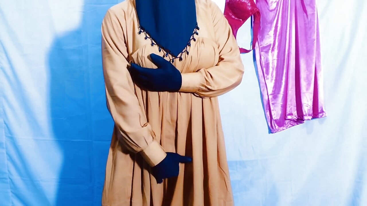 Pakistani Muslim Beauty Queen housewife