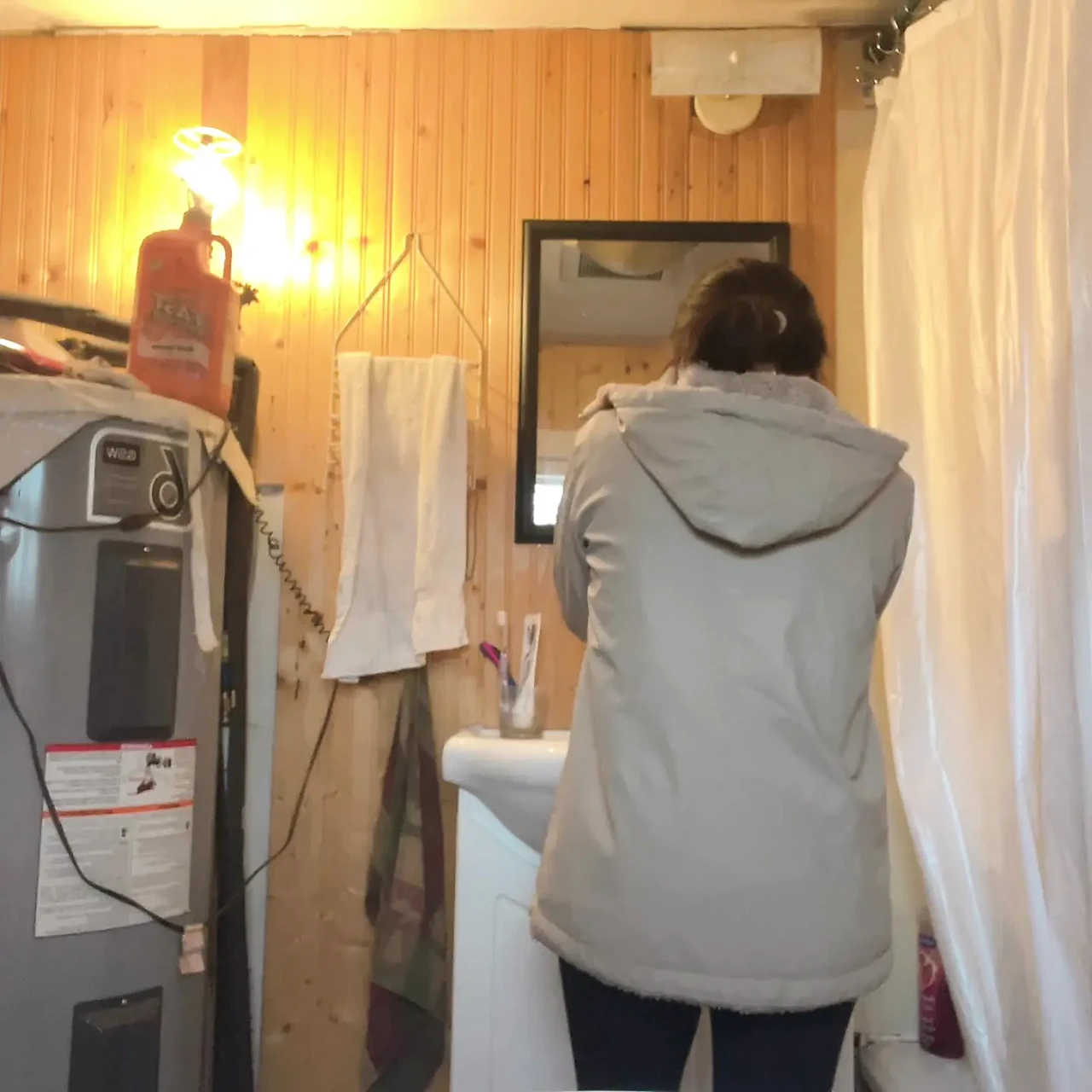 Hana Cooking Food At Kitchen Then Pussy Cant Wait Go To Piss