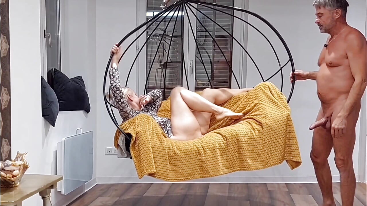 业余金发成熟的妻子Selena性游戏