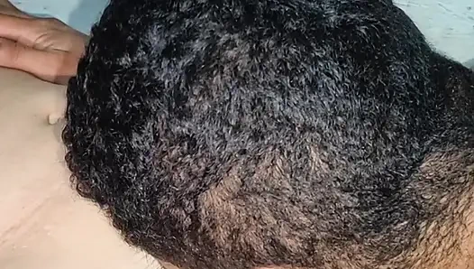 Wanita India berusia 18 tahun meminta seks brutal di close-up saudara tiri.