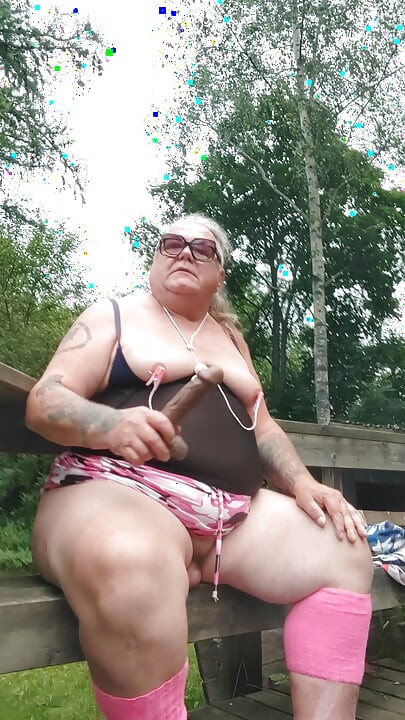 VARA ANULUI 2026 CD SEXY CARE SE MASTURBEAZĂ ÎN AER LIBER ATÂRNÂND COAIE GRASE BURTĂ FUNDUL MARE