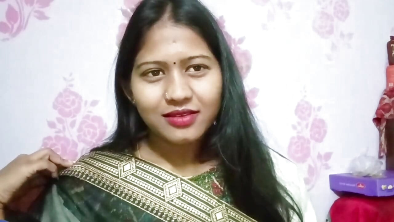 Desi indian brother-in-law fed his sister-in-law a banana, had sex with her, and licked her pussy. hindi video ( Tina Nandey )