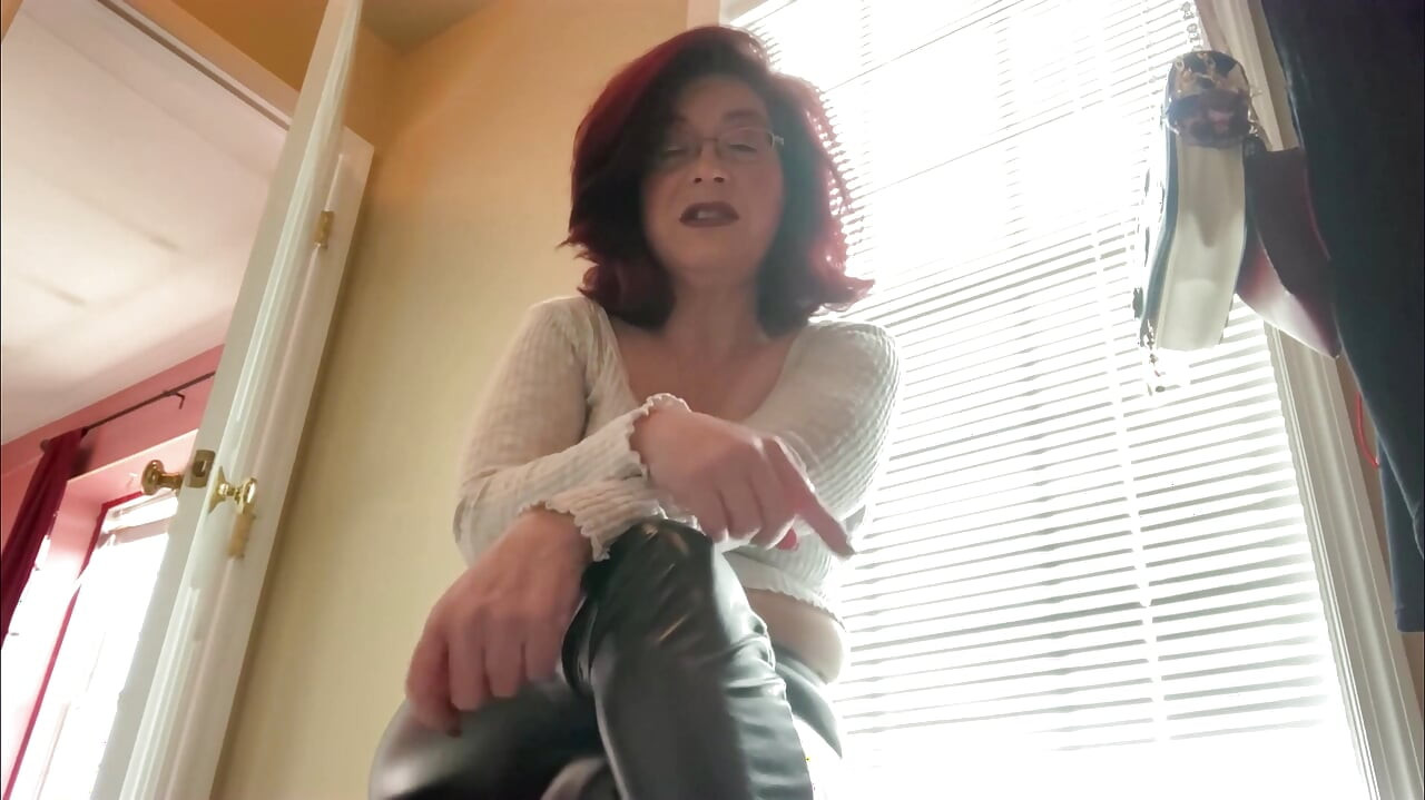 Elianna's Playhouse - Tiny Problem