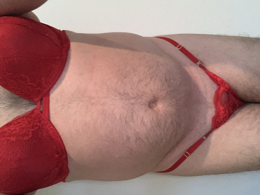 String spécial en dentelle rouge et soutien-gorge avec cockring et plug anal