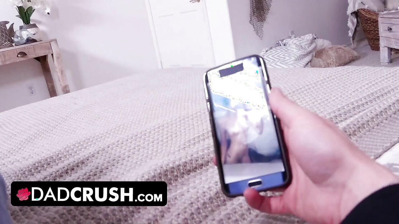 DadCrush - WRONG NUMBER! Horny stepdaughter sends her stepdad nudies by mistake and makes him cum