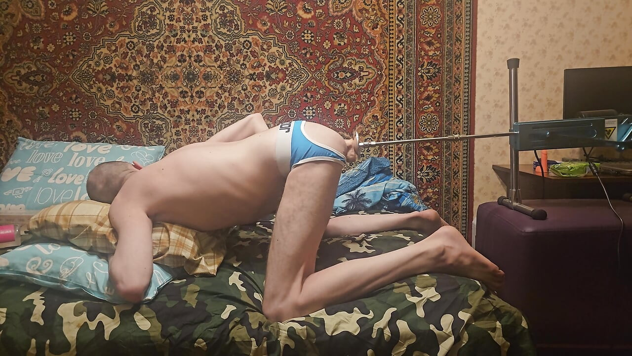 Sasha Earth Russian gay Gets Her Hole Drilled by a Huge Dildo on a Fuck Machine