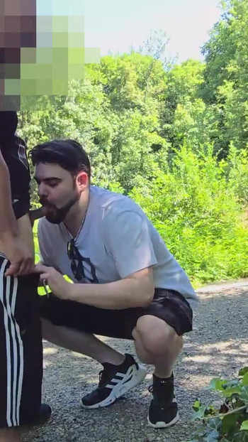 Spektakularan trenutak iz "Strejt momak Steven i ja sisamo jedno drugome u šumi i jašem ga bez kondoma"