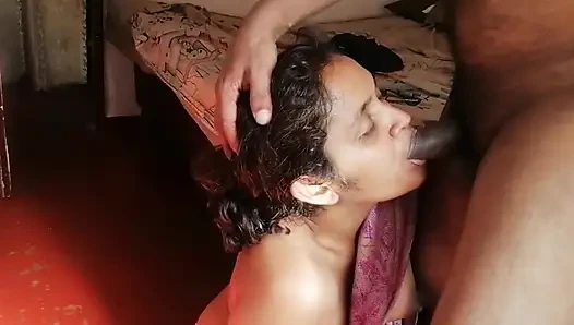 Pembantu indiaku masuk tanpa bra