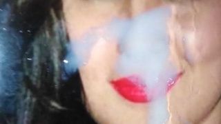 Le visage de Puja Banerjee cumtribute éjacule deux fois dans cumload