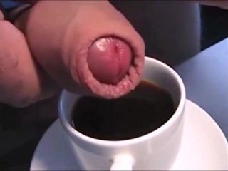 Cumppuccino a sušenka zasklené spermatem