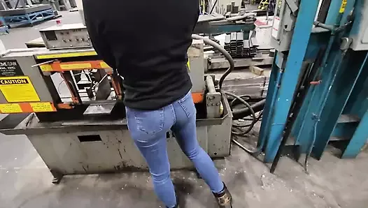 Babe with Hot Natural Ass at Work Gives It up to Coworker and Fucks Dogging