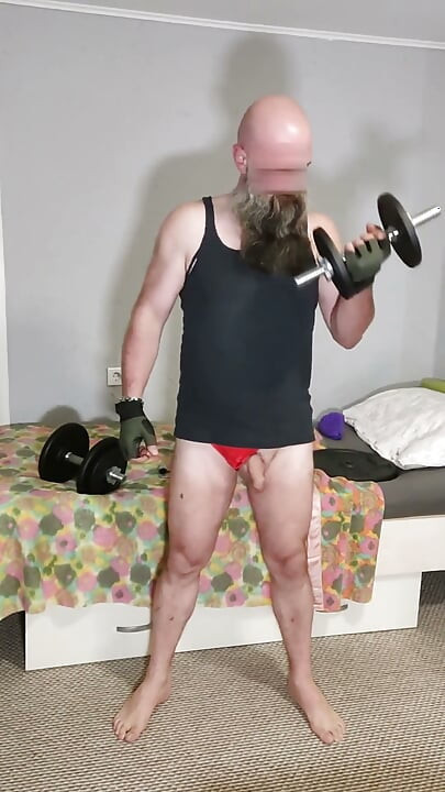 Jerking My Cock While Lifting Weights