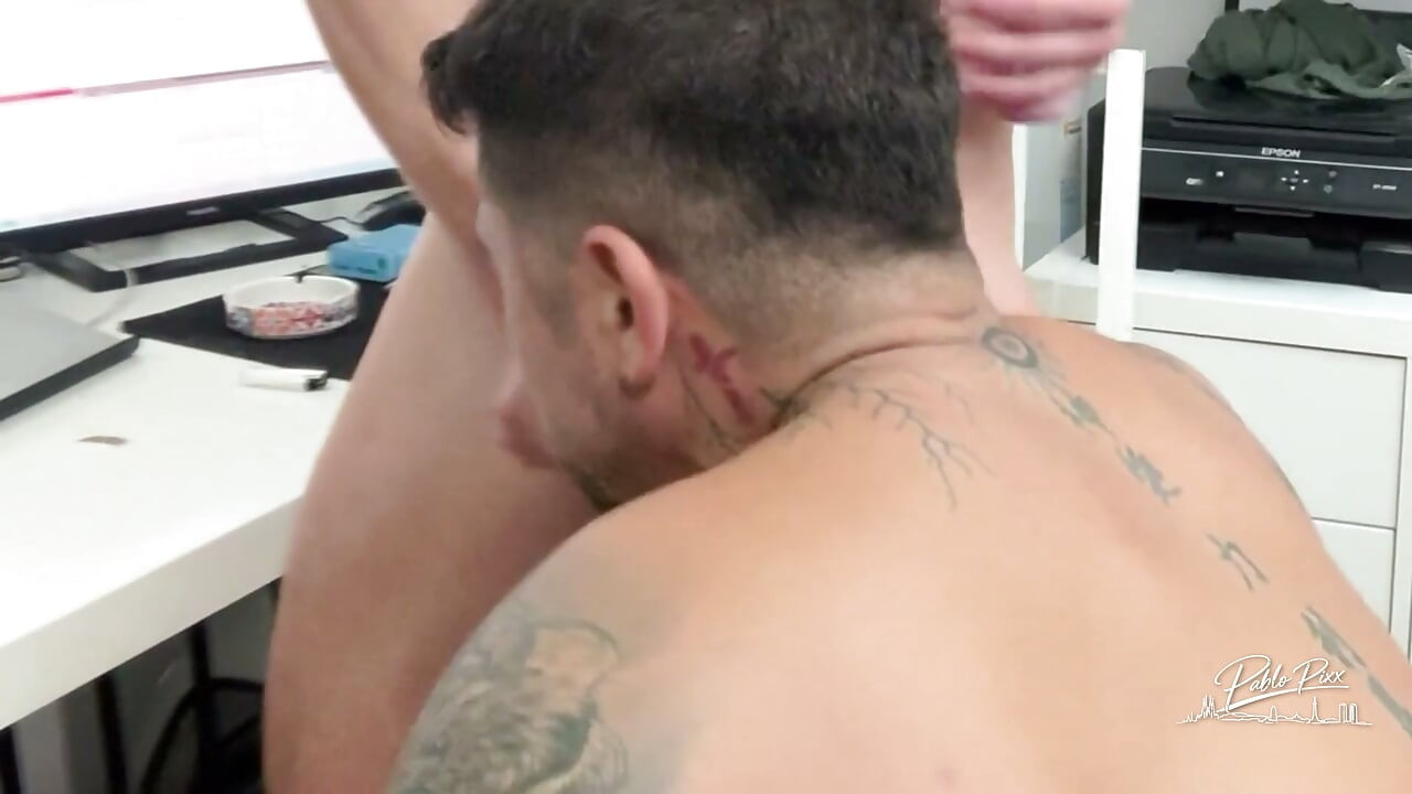Hung Italian stepdaddy Raw Office Facial