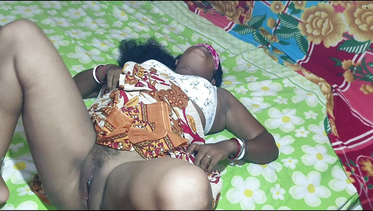 Un mari desi magnifique baise avec sa femme Dans une vidéo sexy