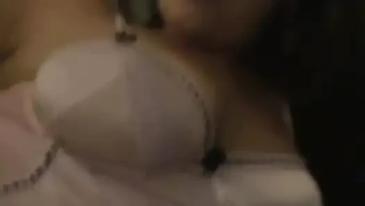 Sesi ngocok solo cewek cantik ini