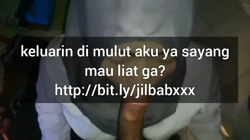Jilbab pušenje kurca