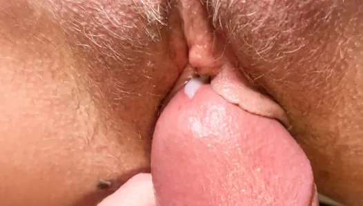 Hairy pussy ULTRA-Closeup Creampie!