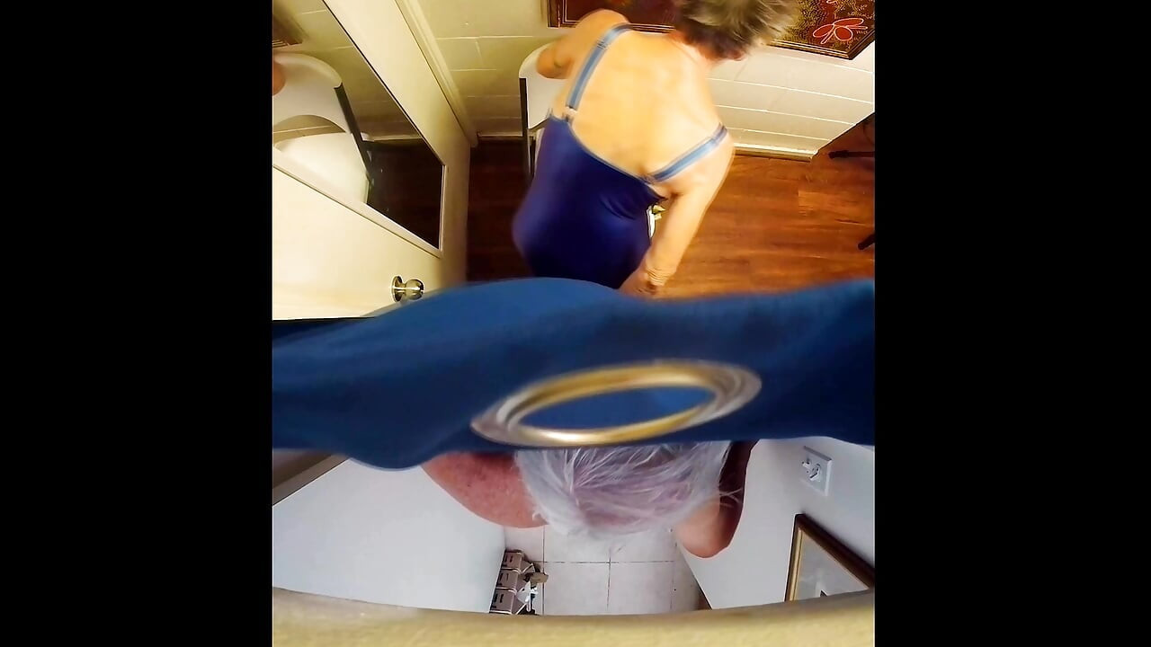 Nós fizemos um gloryhole e depois nos divertimos