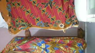 Сперма на женском лунги текстильном батике, мотив Ayu 680