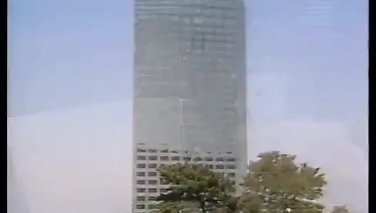 Retro esmer kaltağın amını sikiyor ve sikiyor Sarışın amcığı sikilirken boşalıyor Boşalıyor