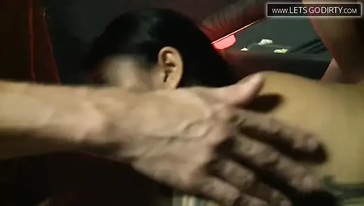 Gadis hot asia lagi asik nyepong kontol sampai dicrot di muka