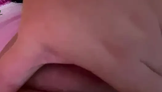 Genç kız mastürbasyon yapıyor