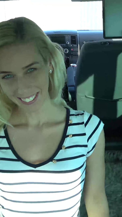 Blonde cutie gets creampie during sex in car
