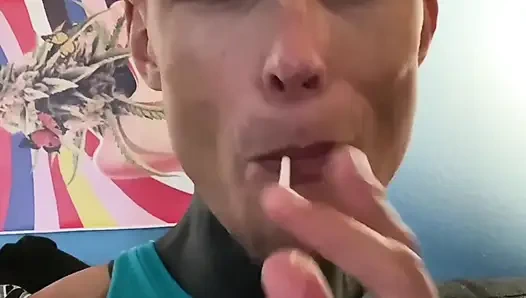 Папочка Hoss Kado трахает девушку с большим хуем по соседству, страстный романтический грубый секс, тройной камшот с кримпаем в видео от первого лица