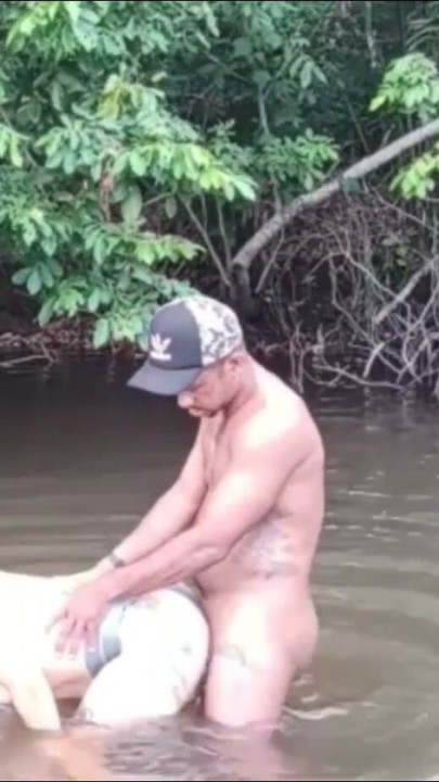 Valentine's casl bathing in dam on farm | Clip 2