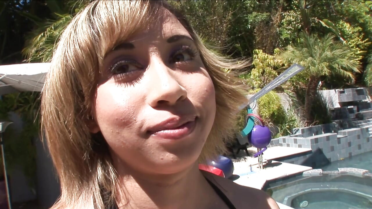 Amazing wet box of Girl expects wide open for  enormous cock  pole it