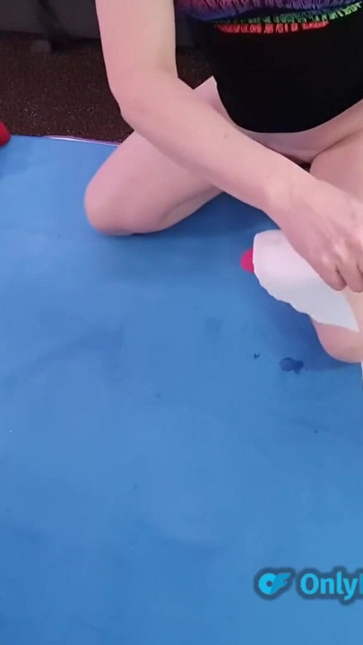 Fabulous fun on the fucking machine with MILF Lisa Essex | Clip 2