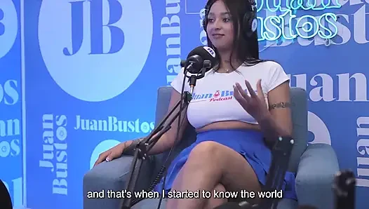 Geölte latina mit schönen titten Kataleya Ross hüpft die Vibratormaschine auf, bis sie kommt! Juan Bustos Podcast