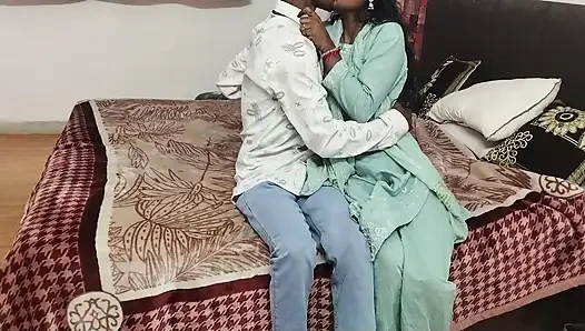 Pengalaman malam pertama gadis imut india di malam pertama!