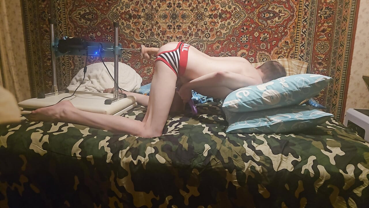 Huge dildo fuck machine rough anal session